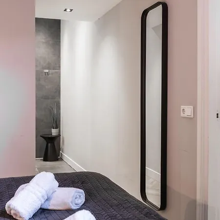 Stadsvilla Luxe 5 Sterren Appartement, Wilhelmina Tilburg